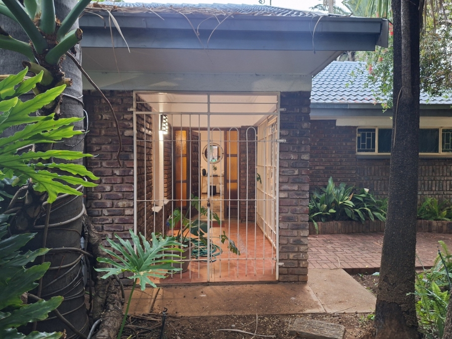 3 Bedroom Property for Sale in Kannoniers Park North West